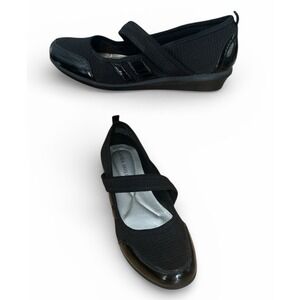 Laura Ashley Shoes Womens Size 6M Black Mary Jane Flats Welford Slip On Patent